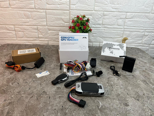 GPS Tracker 🚗🚨